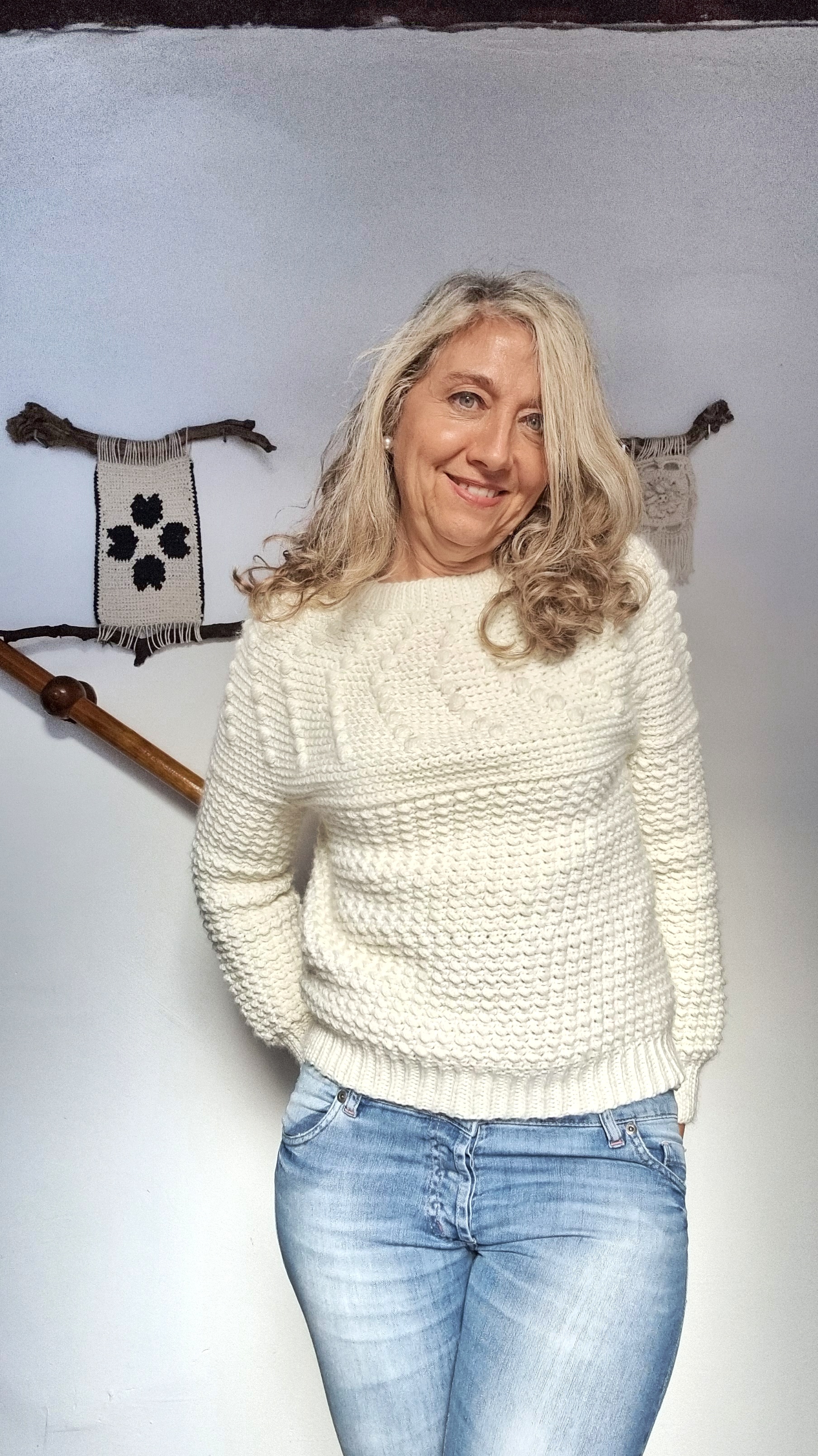 Sweater tejido modelo Caminos