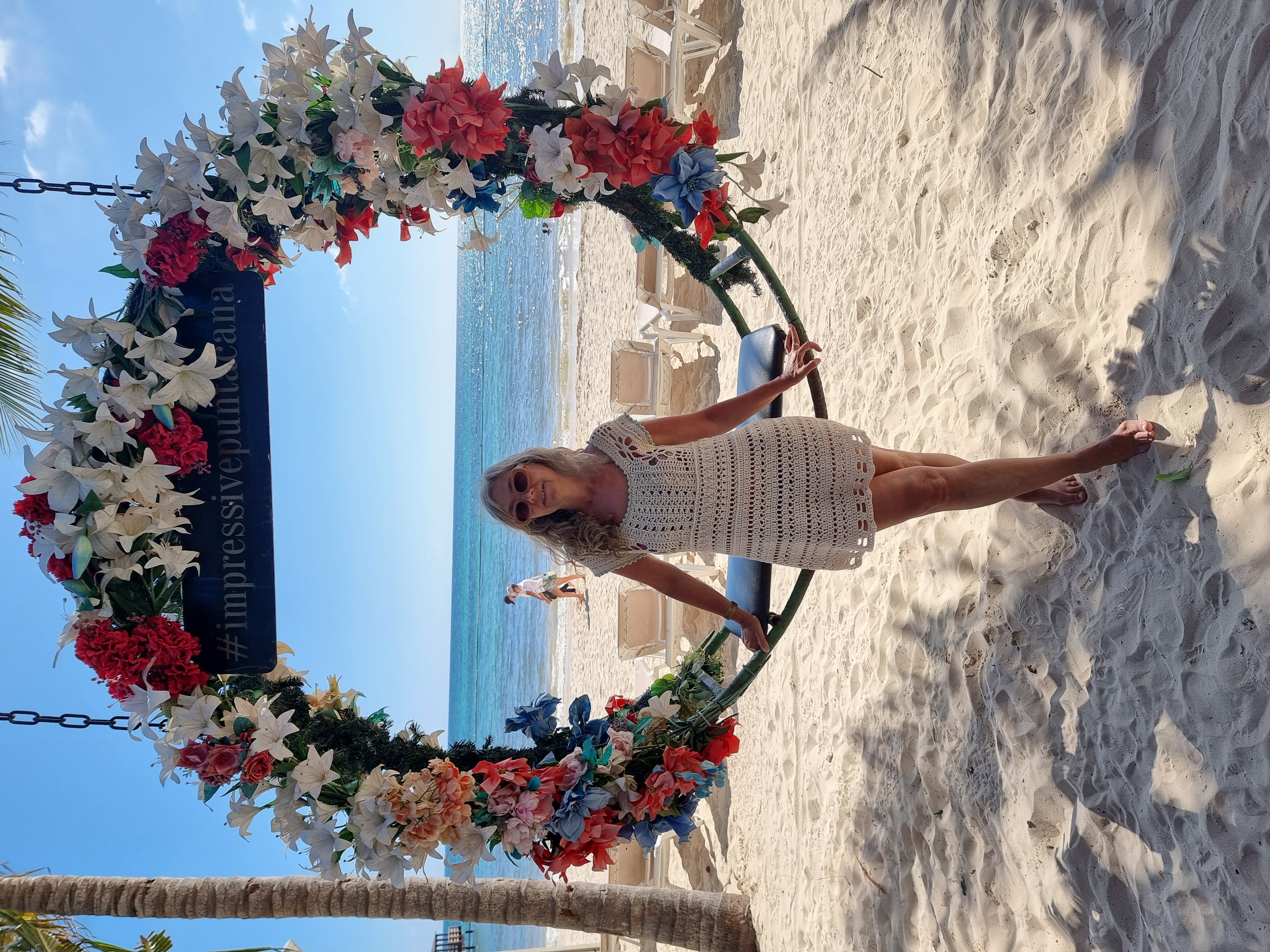 Vestido Tulum con aro de flores